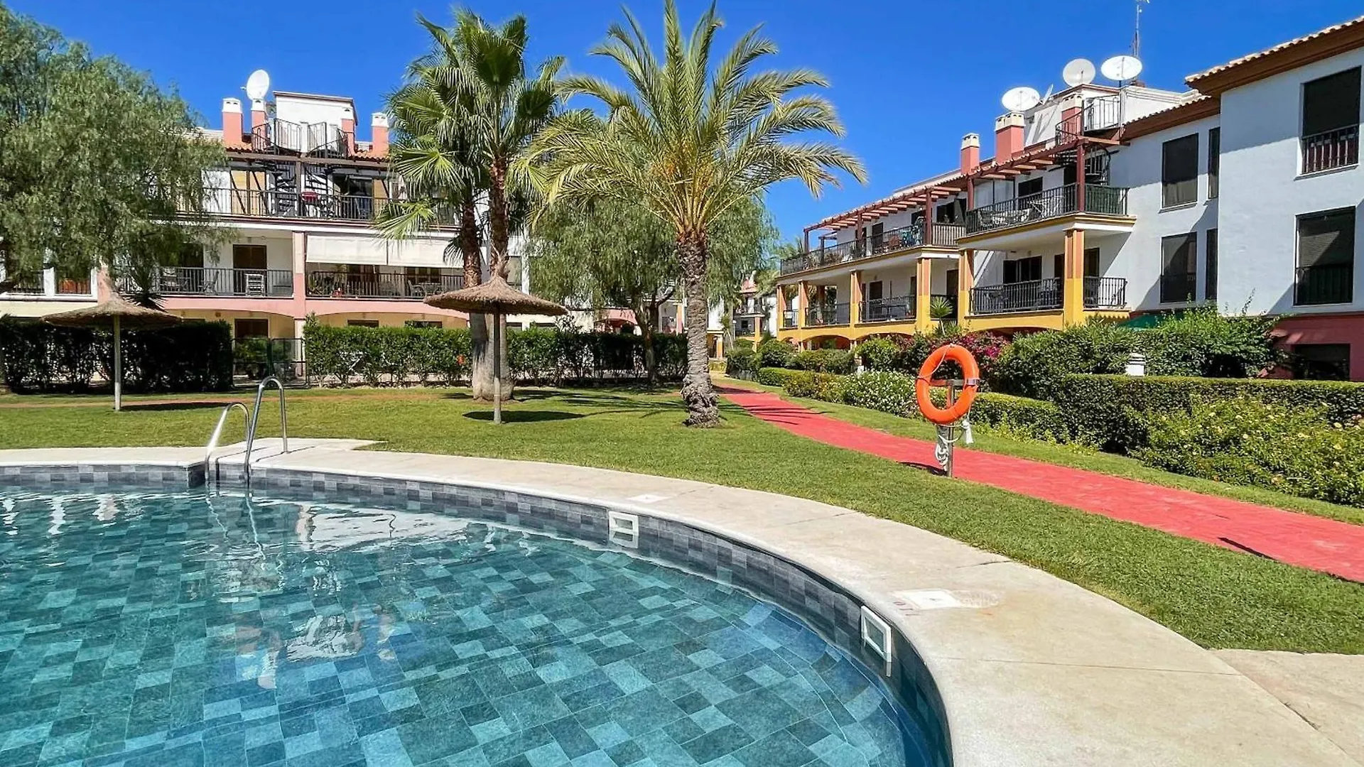 Con Jardin Y Acceso A La Piscina. Lejlighed Ayamonte