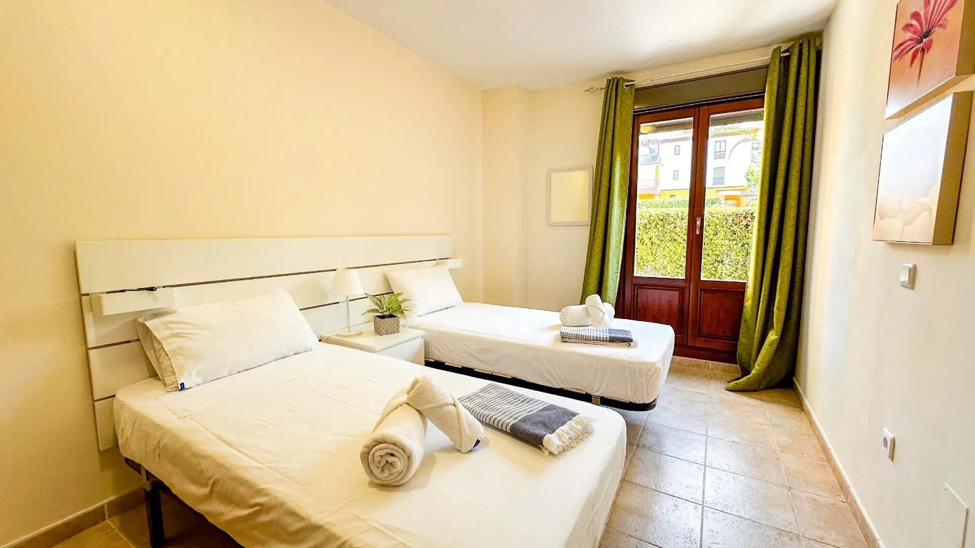 Con Jardin Y Acceso A La Piscina. Lejlighed Ayamonte